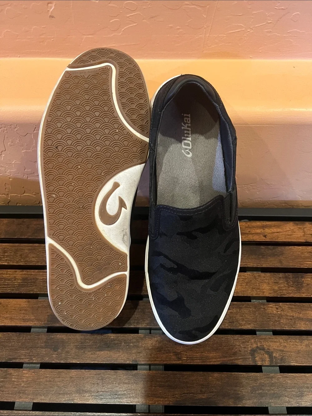 Mens OluKai loafers. Size 10